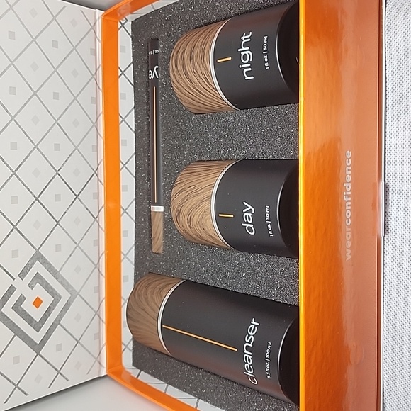 MENS 4Piece Skin Care System ✨️ NIB CRAIG CONNOR - Picture 2 of 5